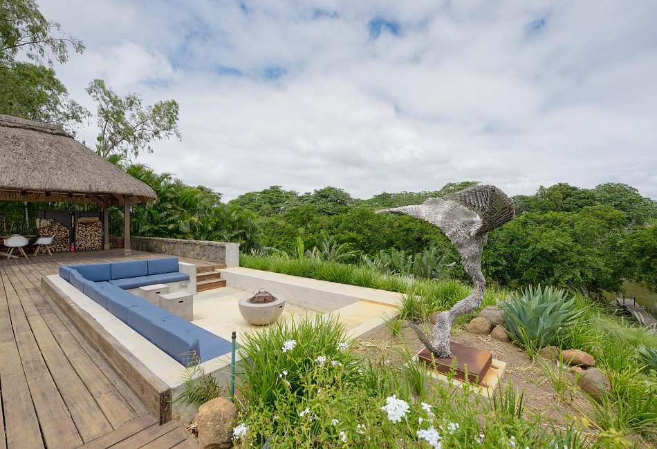 A Private Pontoon Villa with Seven Suites, Wine Cellar, and Entertainment Spaces 12/12 Shares available Price per Share
